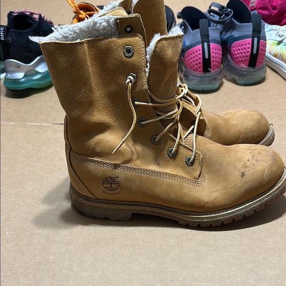 Timberland Tan Boots with Sherpa Fleece - Picture 1 of 6